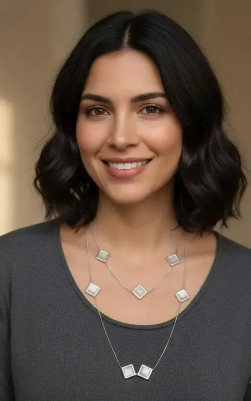 Colar Feminino Quadrado Madre Pérola Bijuteria Elegante Prateado