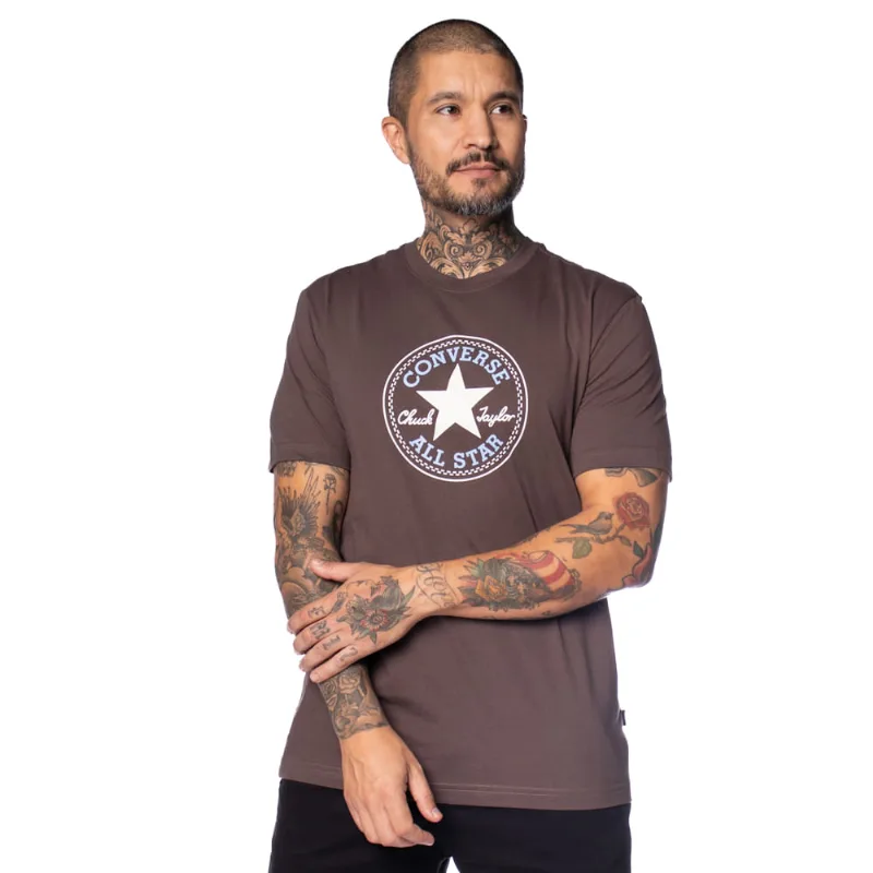 Camiseta Unissex Converse Patch Logo Standard Marrom/Azul - GG - Converse