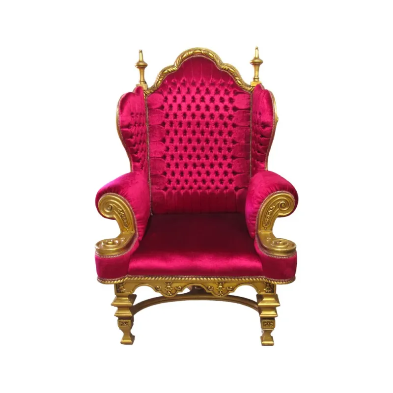 Poltrona Clássica Vermelha com Detalhes Dourados 167x117x97 cm - Elegância e Conforto para Ambientes Sofisticados