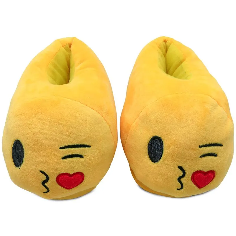 Pantufa Emoji Beijo Europa