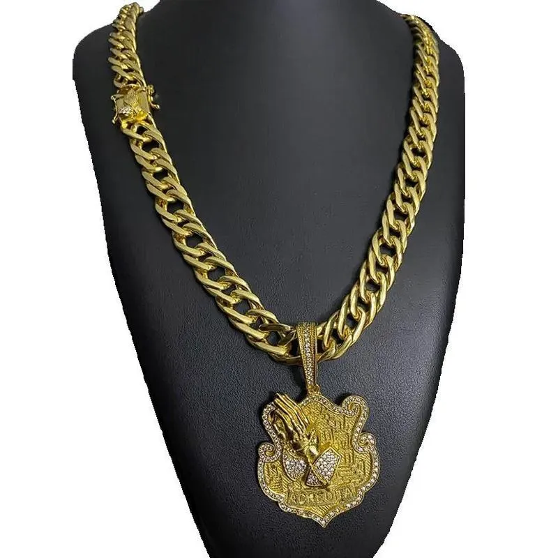 Cordão Grumet 15mm Fecho Mão Orando + Pingente Banhado Ouro