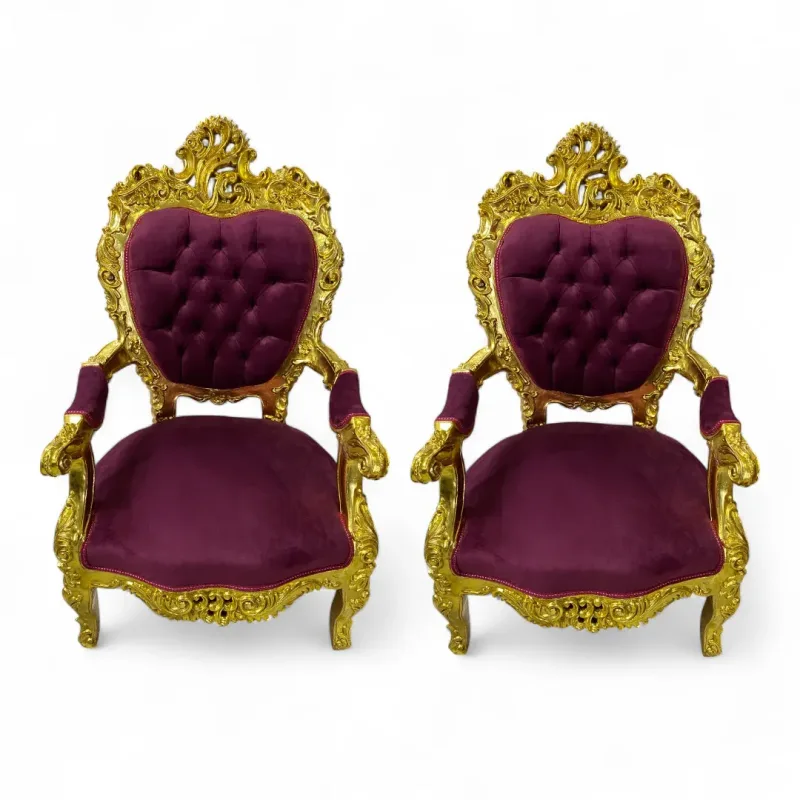 Par de Poltronas Marsala com Detalhes Dourados 120x90x60cm - Sofisticação e Conforto
