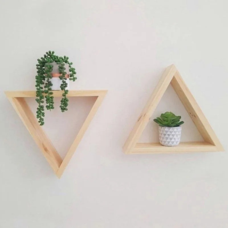 Nicho Triangular Pinus Tratado, com nós de 30cm larg. x 35cm alt. x 19cm prof., unidade
