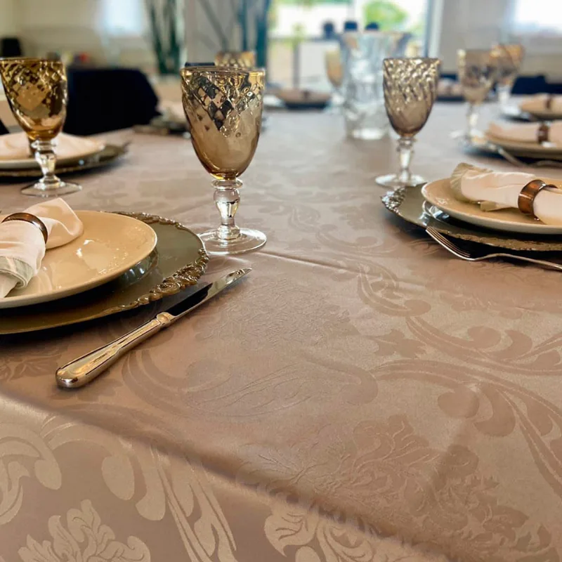 Toalha de Mesa 210X138 Jacquard Menegatti Cazza Rosa