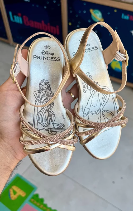 SANDÁLIA PRINCESAS RAPUNZEL E BELA DIAMOND DISNEY MENINA DYAN OURO / 28