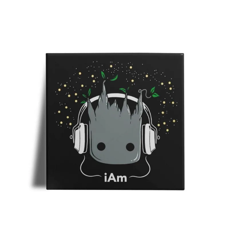 Quadro Decorativo Groot Ouvindo Música