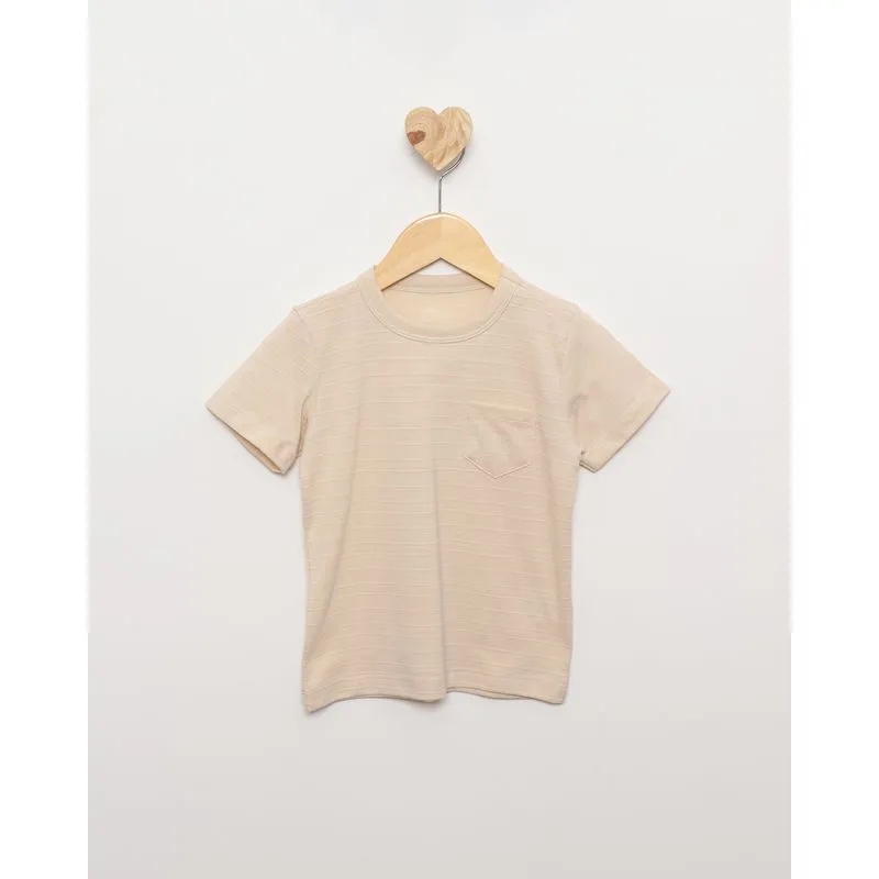 Camiseta Bebê Manga Curta Texturizada Bolso Único Frontal Bege 1