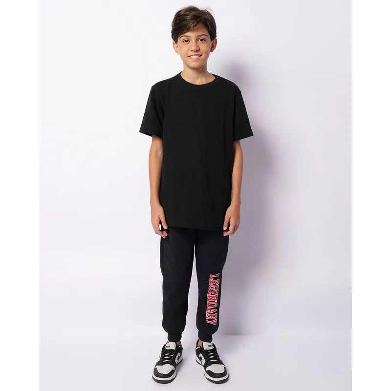 Calça Moletom Juvenil Peluciada Jogger Estampa Frontal Marinho 10