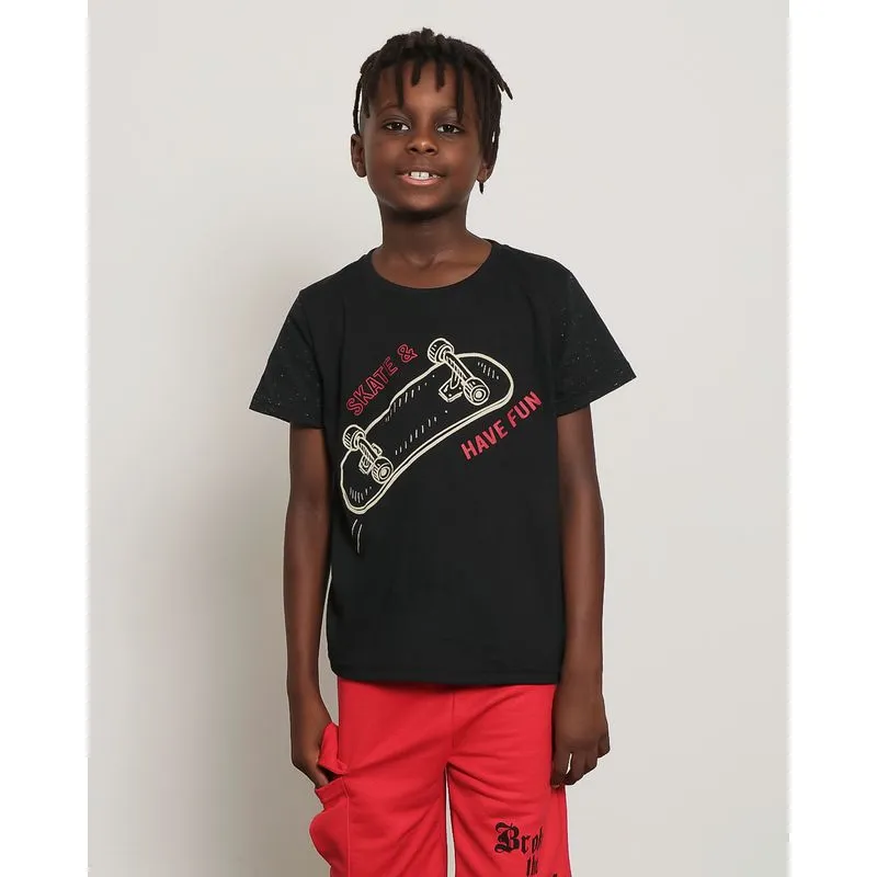 Camiseta Infantil Menino Estampa Frontal Skate Manga Curta Gola Careca Preta 6