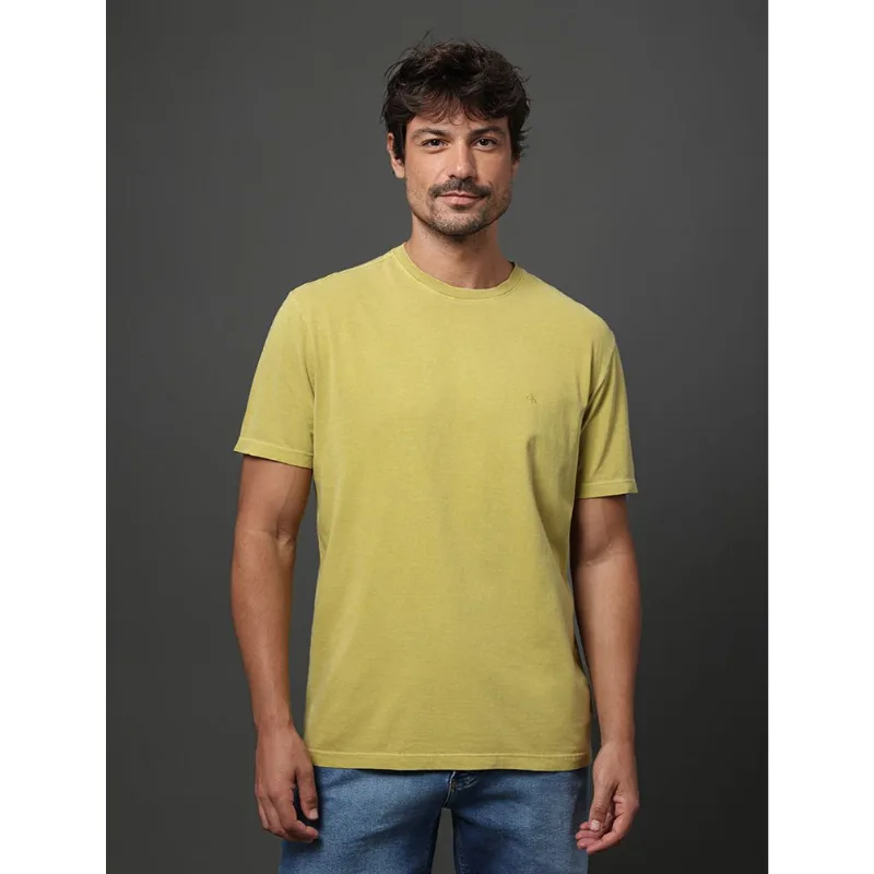 Camiseta Masculina Monogram Pigmento Calvin Klein Jeans - Verde Pistache Camiseta Masculina Monogram Pigmento Calvin Klein Jeans Verde Pistache m