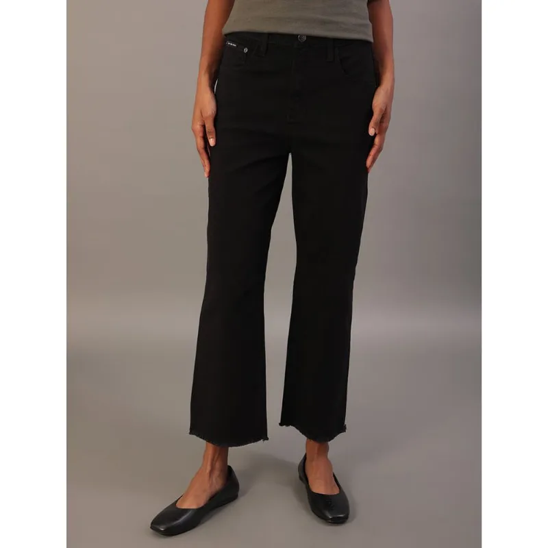 Calça Color Feminina Cropped Straight Barra a Fio - Preto Calça Color Feminina Cropped Straight Barra a Fio Preto 40