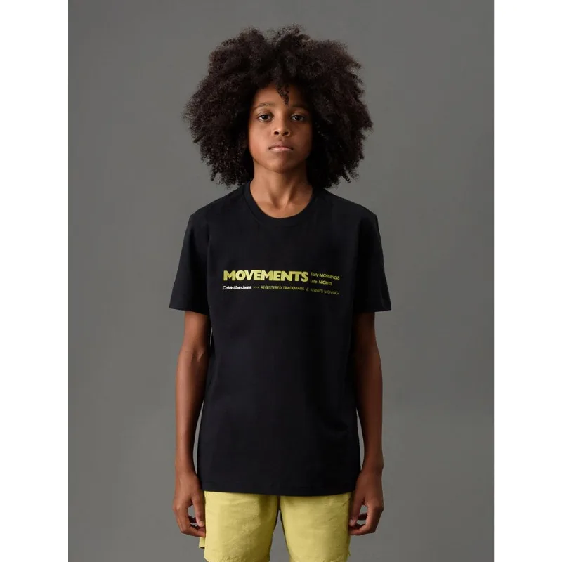 Camiseta Menino Movements Calvin Klein Jeans - Preto Camiseta Menino Movements Calvin Klein Jeans Preto 16