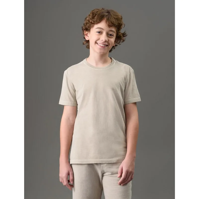 Camiseta Menino Monogram Pigmento Calvin Klein Jeans - Caqui Claro Camiseta Menino Monogram Pigmento Calvin Klein Jeans Caqui Claro 6