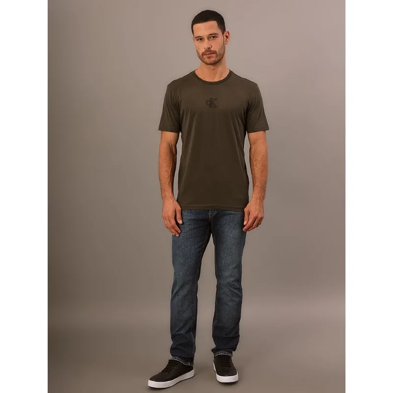 Camiseta Manga Curta Calvin Klein Jeans Masculino Calvin Klein Rubber Patch - Militar Camiseta Manga Curta Calvin Klein Jeans Masculino Calvin Klein Rubber Patch Militar m