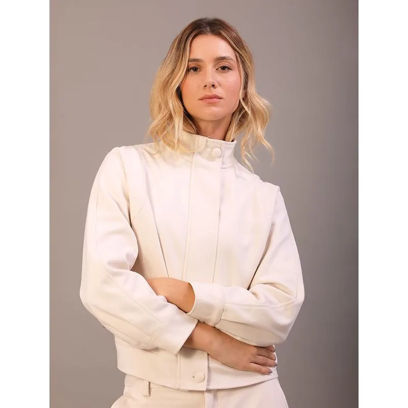 Jaqueta Calvin Klein Feminina Gola Alta Com Recortes - Off White Jaqueta Calvin Klein Feminina Gola Alta Com Recortes Off White 36