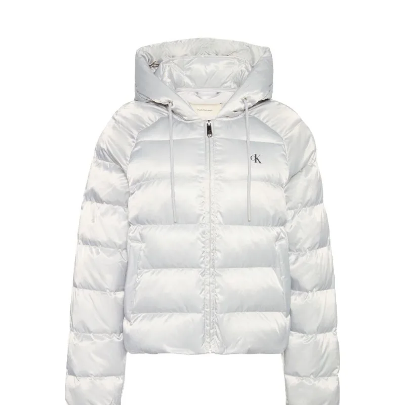 Jaqueta Calvin Klein Jeans Feminino Puffer Com Brilho e Capuz - Off White Jaqueta Calvin Klein Jeans Feminino Puffer Com Brilho e Capuz Off White m
