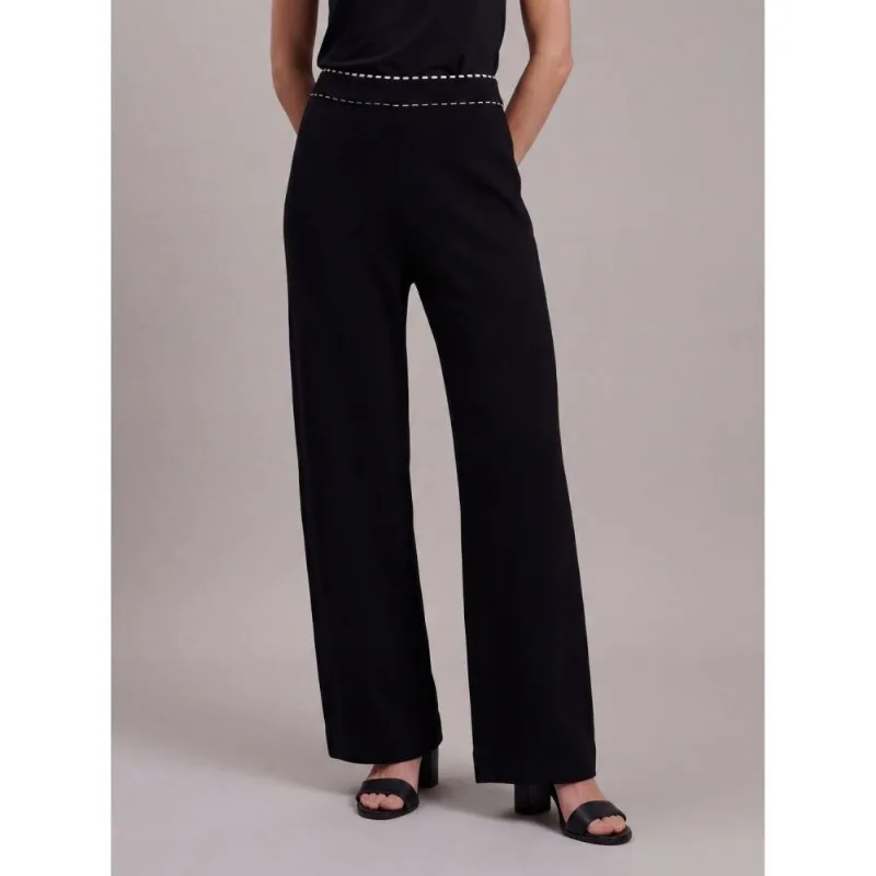 Calça Carrot Com Aplicação de Aviamento - Preto Calça Carrot Com Aplicação de Aviamento Preto 42