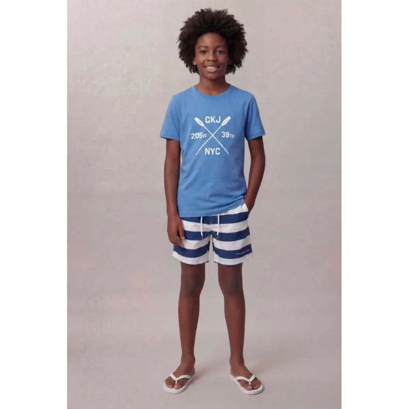 Camiseta Manga Curta Calvin Klein Jeans Boy Sailing - Azul Médio Camiseta Manga Curta Calvin Klein Jeans Boy Sailing Azul Médio 10