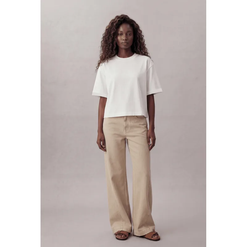 Camiseta Calvin Klein Jeans Feminino Bordado Assinatura Calvin Klein - Off White Camiseta Calvin Klein Jeans Feminino Bordado Assinatura Calvin Klein Off White Gg