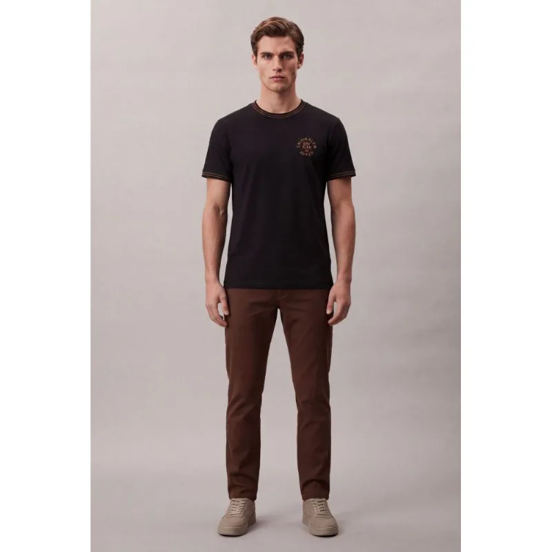 Calça Color Slim Chino - Marrom Calça Color Slim Chino Marrom 44