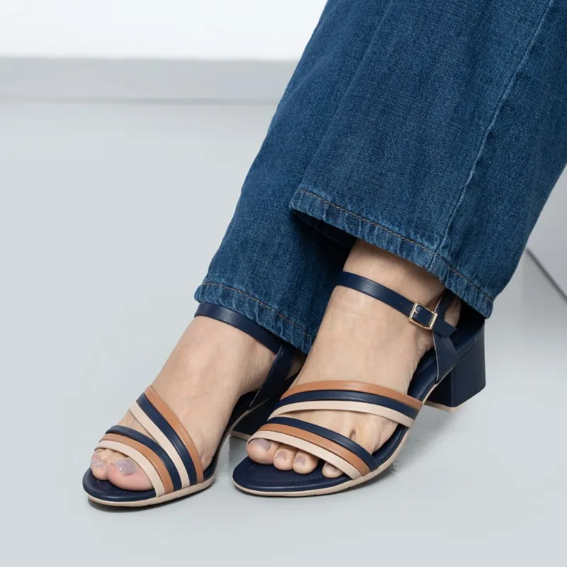 Sandália Comfortflex Almond Salto Grosso Feminina Marinho 33