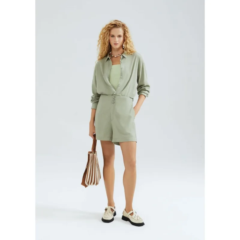 Shorts Feminino Cintura Alta Em Alfaiataria Em Viscolinho - Verde 048