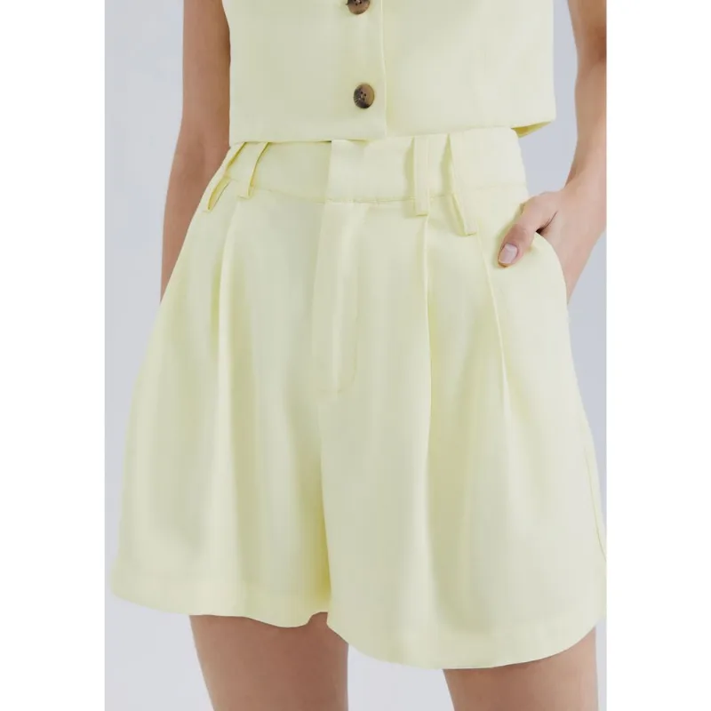 Shorts Feminino Em Alfaiataria Peach Touch - Amarelo 046