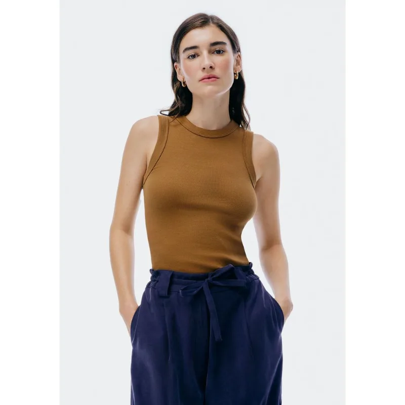 Regata Básica Feminina Slim Neck - Marrom XG