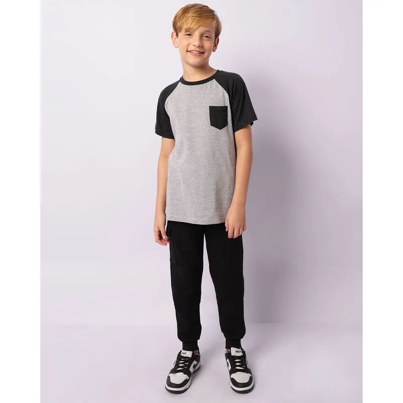 Calça Moletom Juvenil Peluciada Jogger DC Comics Estampa Batman Preta 12