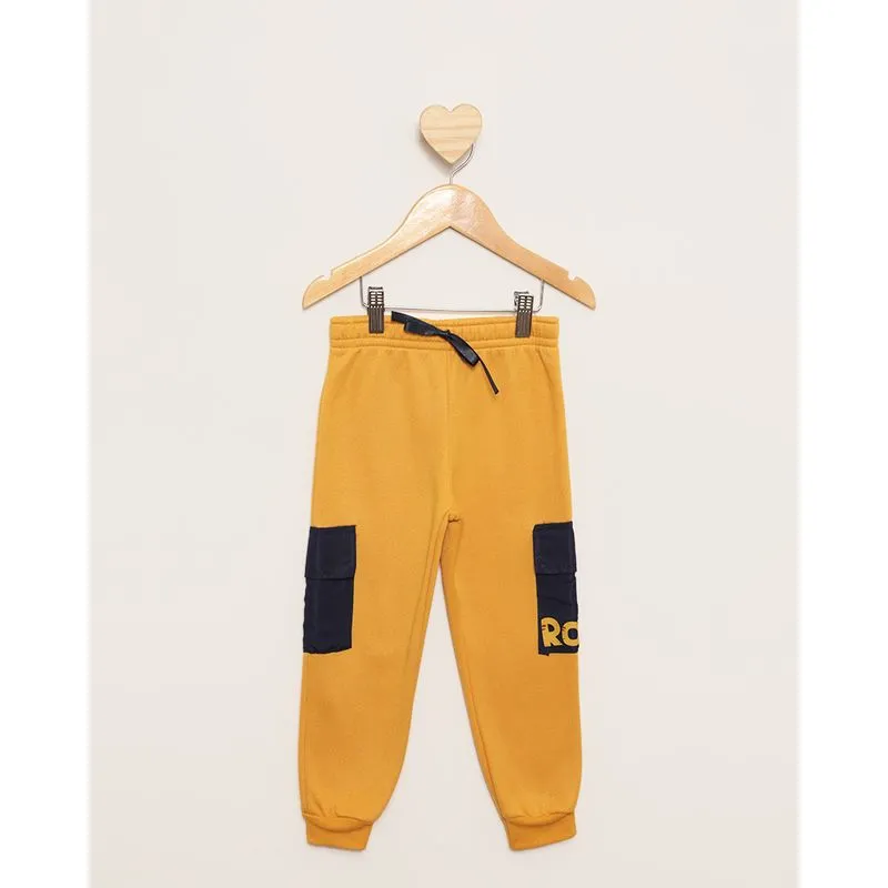 Calça Moletom Bebê Jogger Peluciada Bolso Cargo Amarela 3