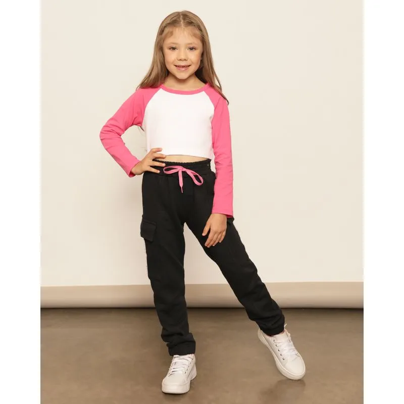 Calça Moletom Infantil Peluciada Jogger Bolso Cargo Preta 4