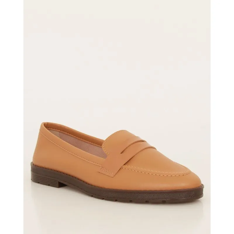 Mocassim Feminino Loafer Moleca Recortes Com Verniz Marrom 39