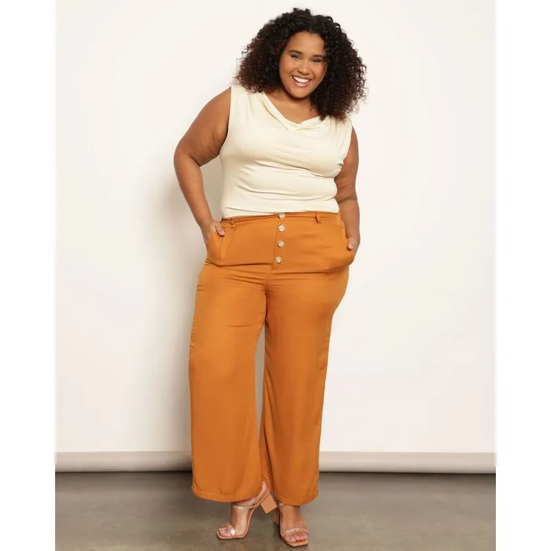 Calça Plus Size Feminina Reta Viscose Com Botões Marrom G3