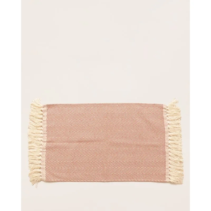 Tapete Trilho 47cm x 70cm Bordado Chevron com Franjas Terracota UN