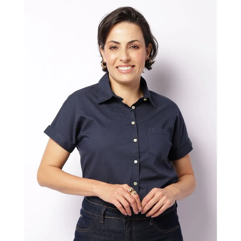 Camisa Feminina Berry & Co. com Bolso Marinho GG