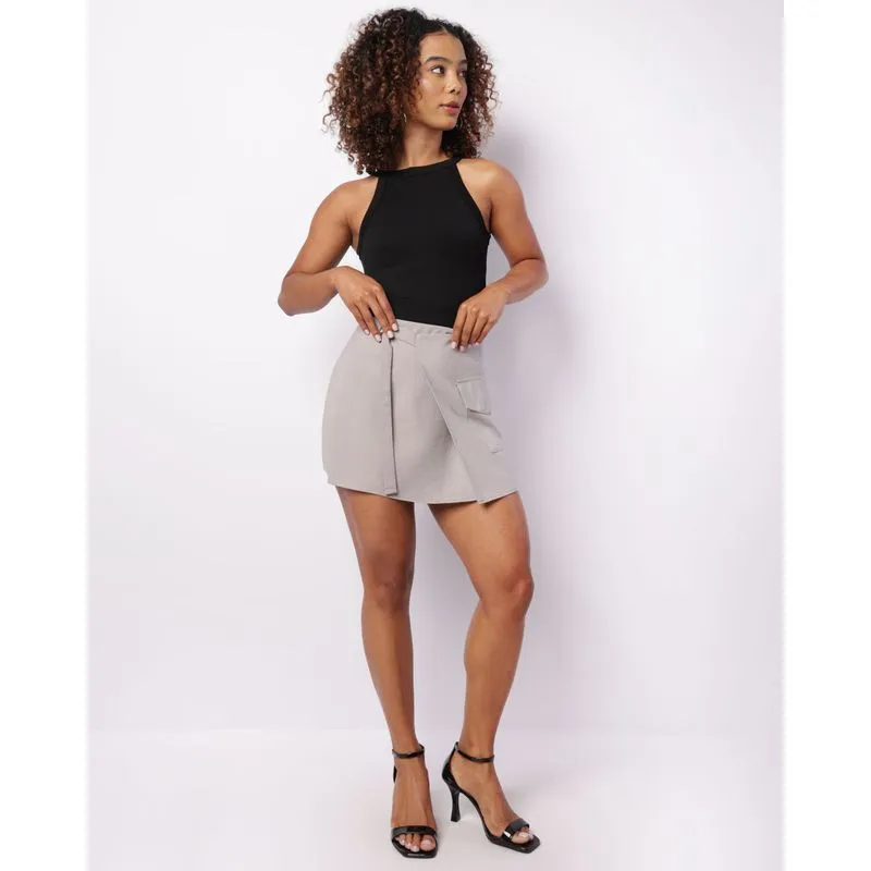 Saia Feminina Berry & Co. Curta com Bolso Cargo Cinza P