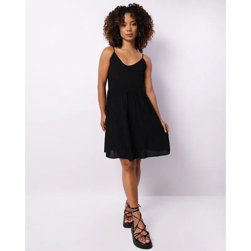 Vestido Feminino Berry & Co. Curto Viscose Bordado Preto P