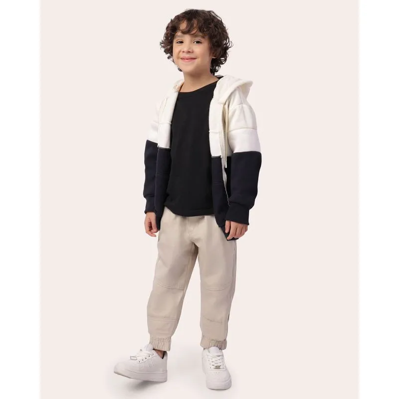 Calça Sarja Infantil Jogger Com Bolsos Recortes Bege 4