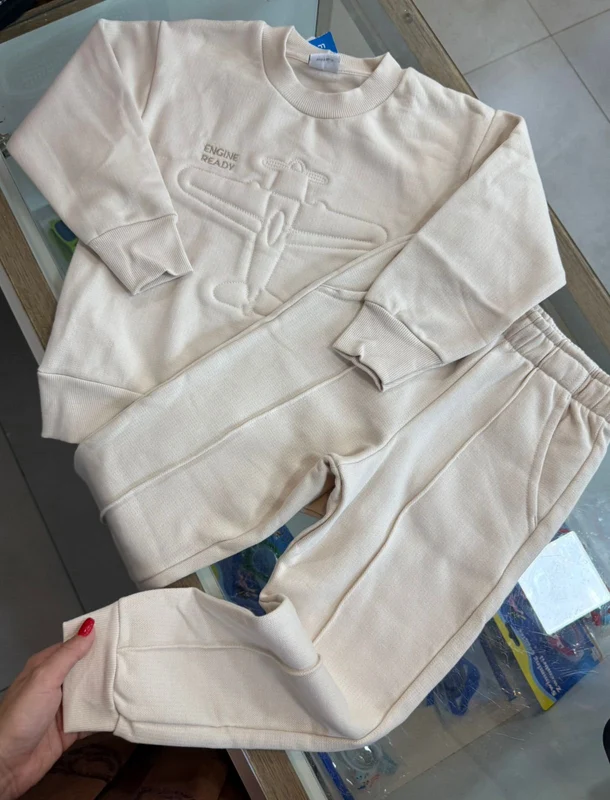 CONJUNTO BLUSÃO MANGA LONGA RELEVO AVIÃO E CALÇA MENINO FAKINI Bege / 4