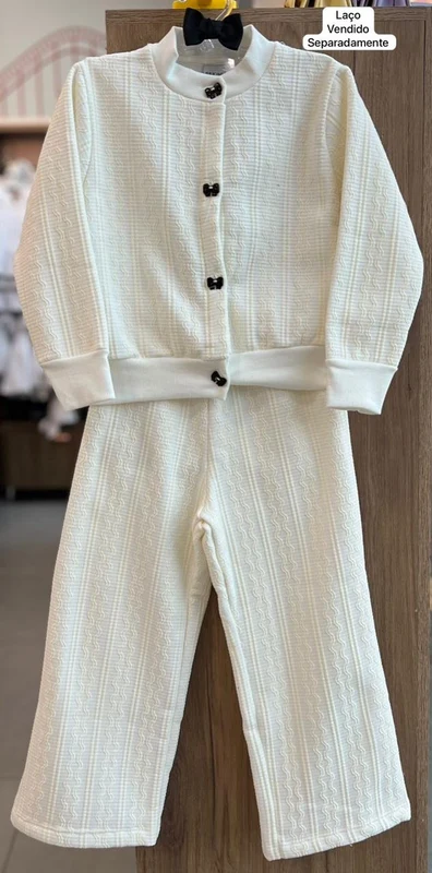 CONJUNTO CASACO MANGA LONGA BOTÕES LAÇOS PELINHOS RELEVO E CALÇA MENINA FAKINI OFF / 10