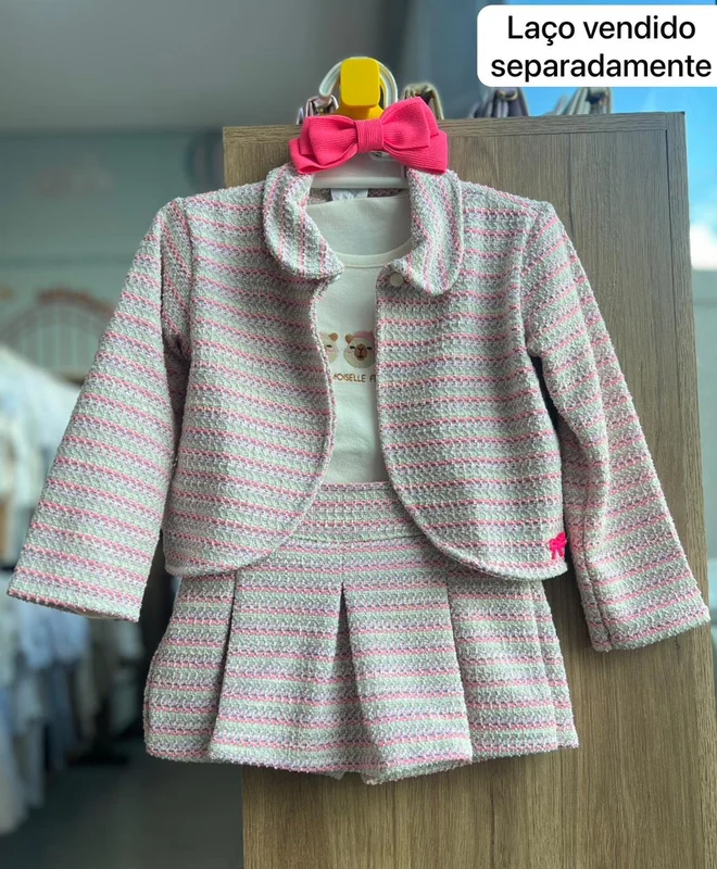 CONJUNTO BLUSA MANGA LONGA CAPIVARA BORDADA CASACO LISTRAS E SHORT SAIA TWEED MENINA FAKINI OFF/ROSA / 2