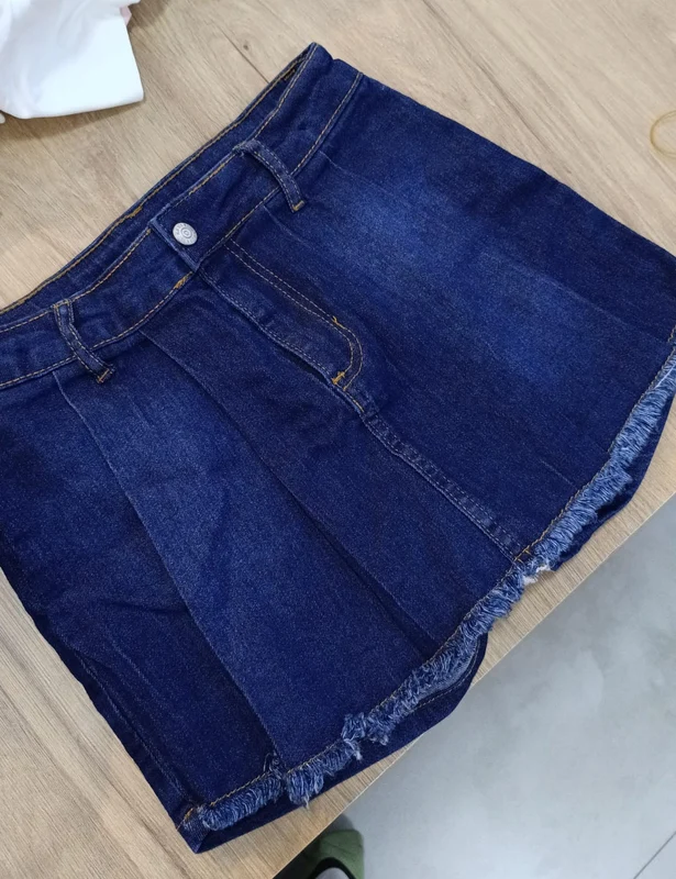 SHORT SAIA PLISSADO JEANS AJUSTE INTERNO MENINA FAKINI JEANS / 12
