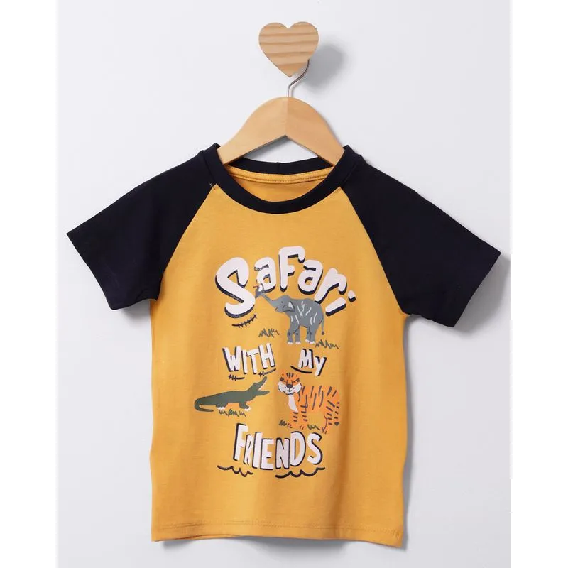 Camiseta Bebê Manga Curta Estampa Safari Mostarda 3