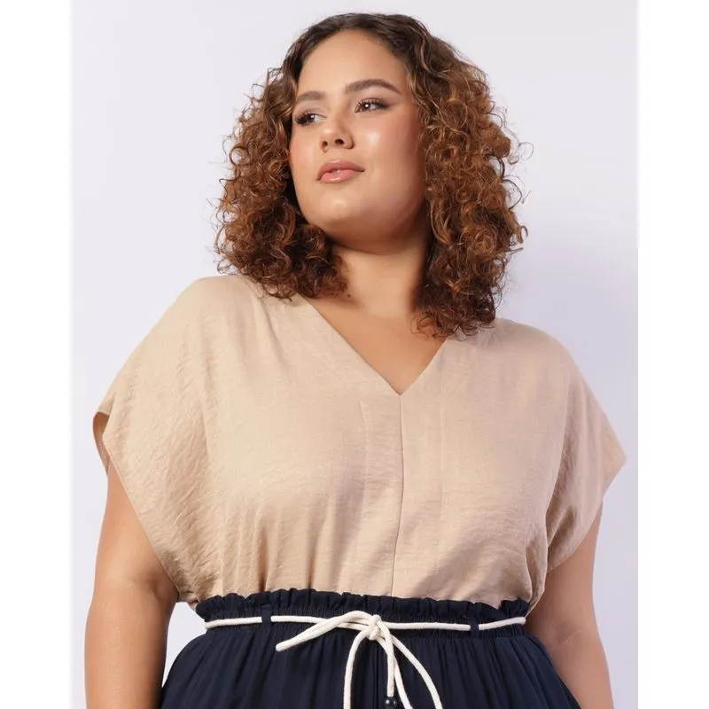 Blusa Plus Size Feminina Berry & Co. Decote V Bege G3