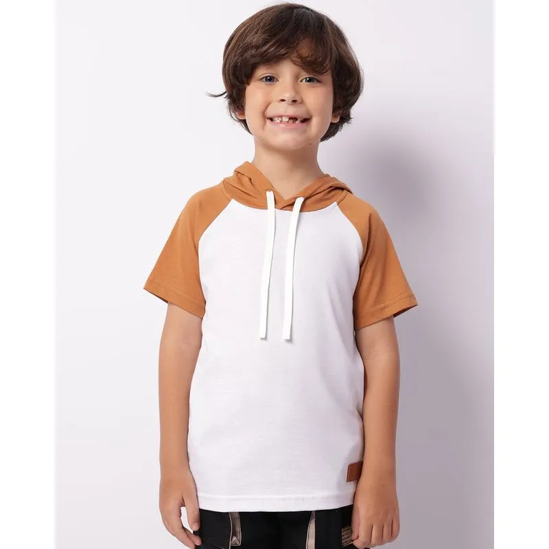 Camiseta Infantil Manga Curta Raglan Com Capuz Branca 6