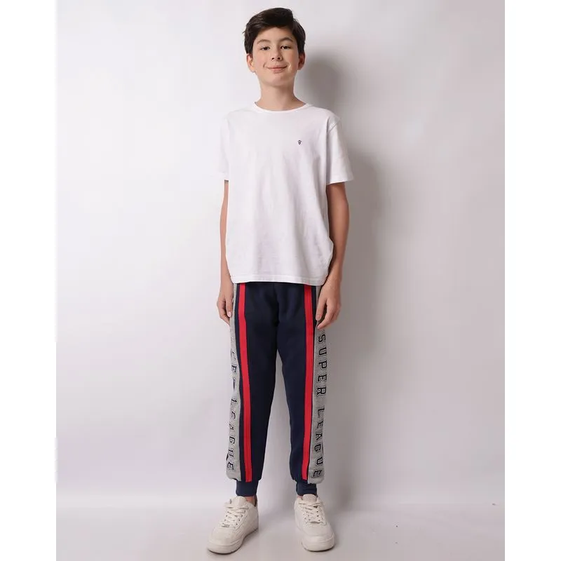 Calça Moletom Juvenil Jogger Com Viés Estampa College Marinho 12