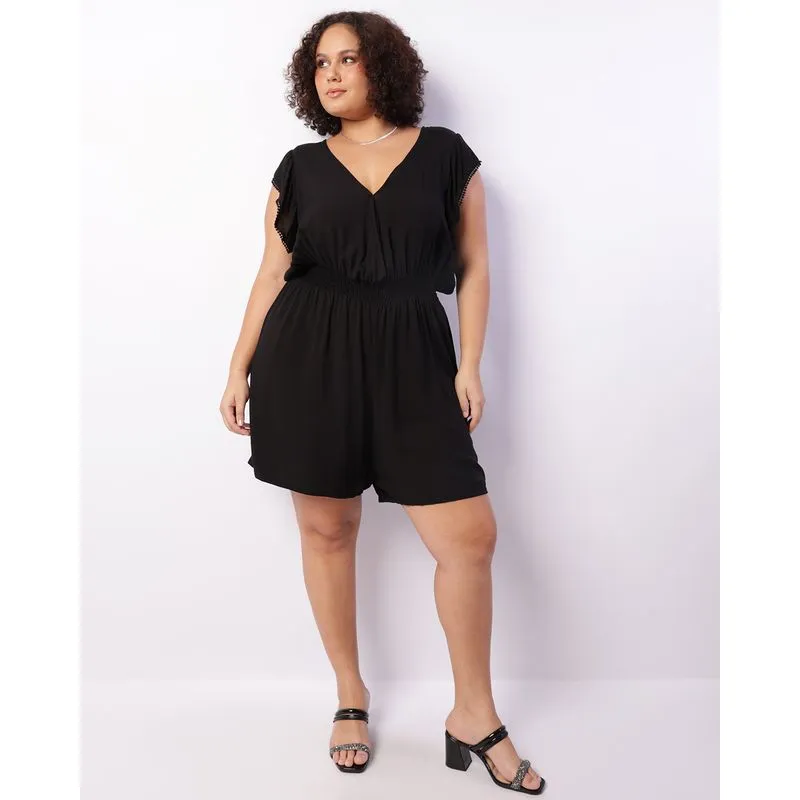 Macaquinho Plus Size Feminino Curto Berry & Co. Decote V Preto G1