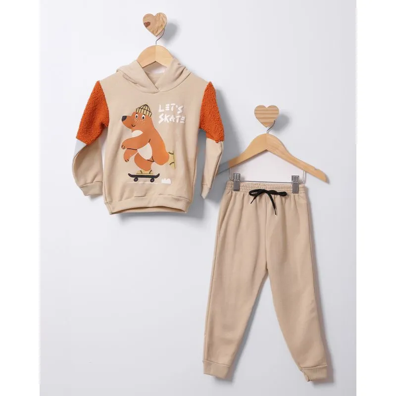 Conjunto Moletom Bebê Recortes Peluciado Com Estampa Skate Bege 3