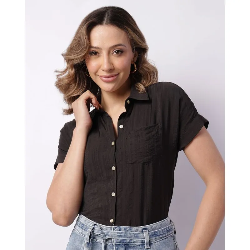 Camisa Feminina Berry & Co. Texturizada Manga Curta Preta G