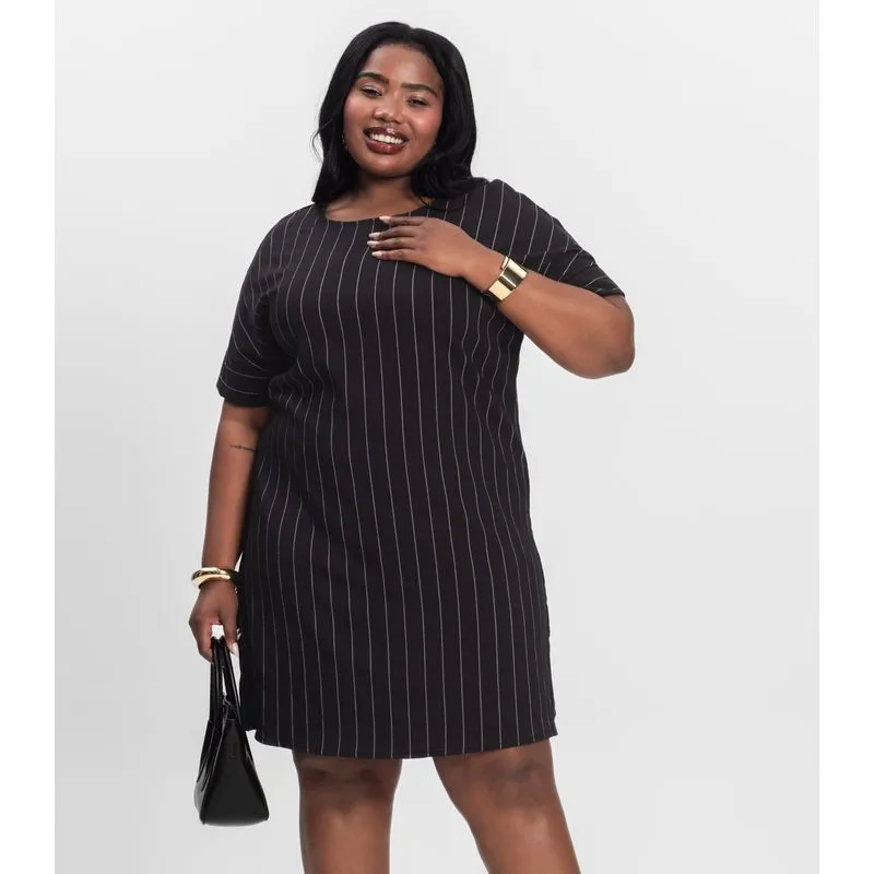 Vestido Plus Size em Visco Listras Secret Glam Preto Plus G1
